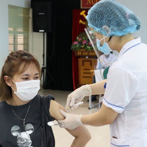 600 cán bộ, người lao động Công ty Cổ phần Môi trường và Đô thị Bắc Ninh được tiêm vắc xin phòng COVID-19