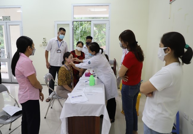 Thí điểm mô hình người dân tự lấy mẫu xét nghiệm test nhanh COVID-19 trên địa bàn TP Bắc Ninh