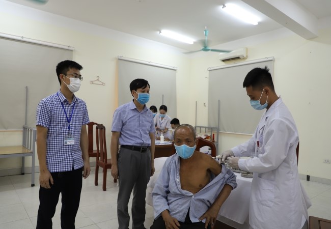 Gần 40 bệnh nhân Tâm thần được tiêm vắc xin COVID-19 mũi 1