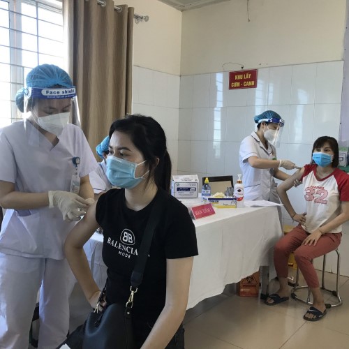 Tiêm vắc xin phòng COVID-19 cho phụ nữ mang thai và cho con bú