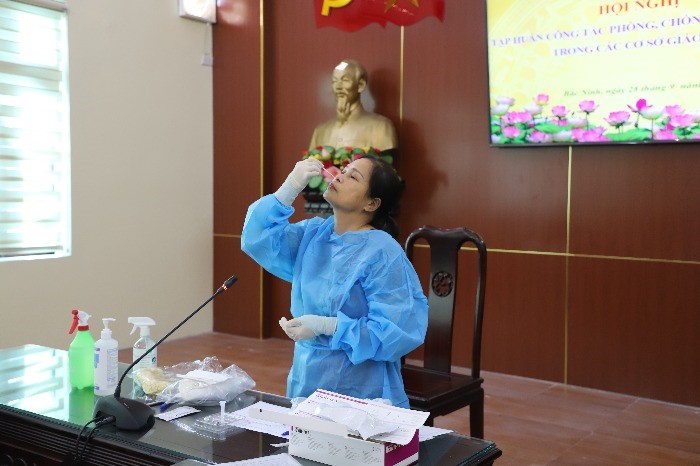 Tập huấn trực tuyến công tác phòng chống dịch COVID-19 trong các cơ sở giáo dục
