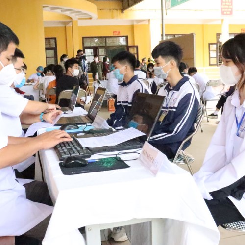 Hơn 20 nghìn trẻ em từ 15-17 tuổi được tiêm 1 mũi vắc-xin phòng COVID-19