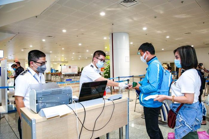 [NEW]: Chính thức ban hành hướng dẫn phòng chống dịch COVID-19 với người nhập cảnh