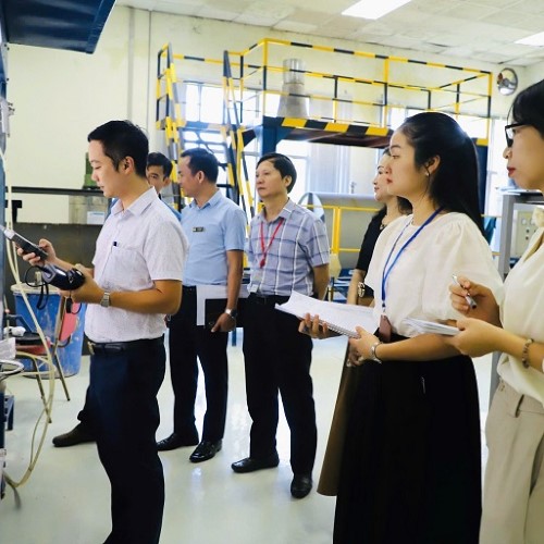 Giám sát công tác y tế trường học
