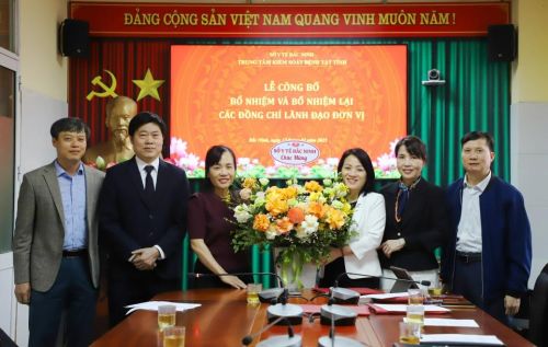 Trao quyết định bổ nhiệm cán bộ lãnh đạo