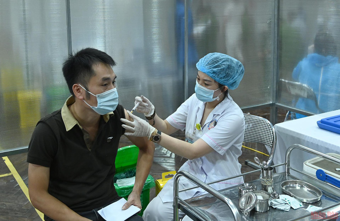 Bộ Y tế: Người chưa tiêm đủ liều vaccine COVID-19 ở vùng dịch về phải cách ly 14 ngày; xét nghiệm 3 lần - Ảnh 2. Bộ Y tế: Người chưa tiêm đủ liều vaccine COVID-19 ở vùng dịch về phải cách ly 14 ngày; xét nghiệm 3 lần - Ảnh 2.