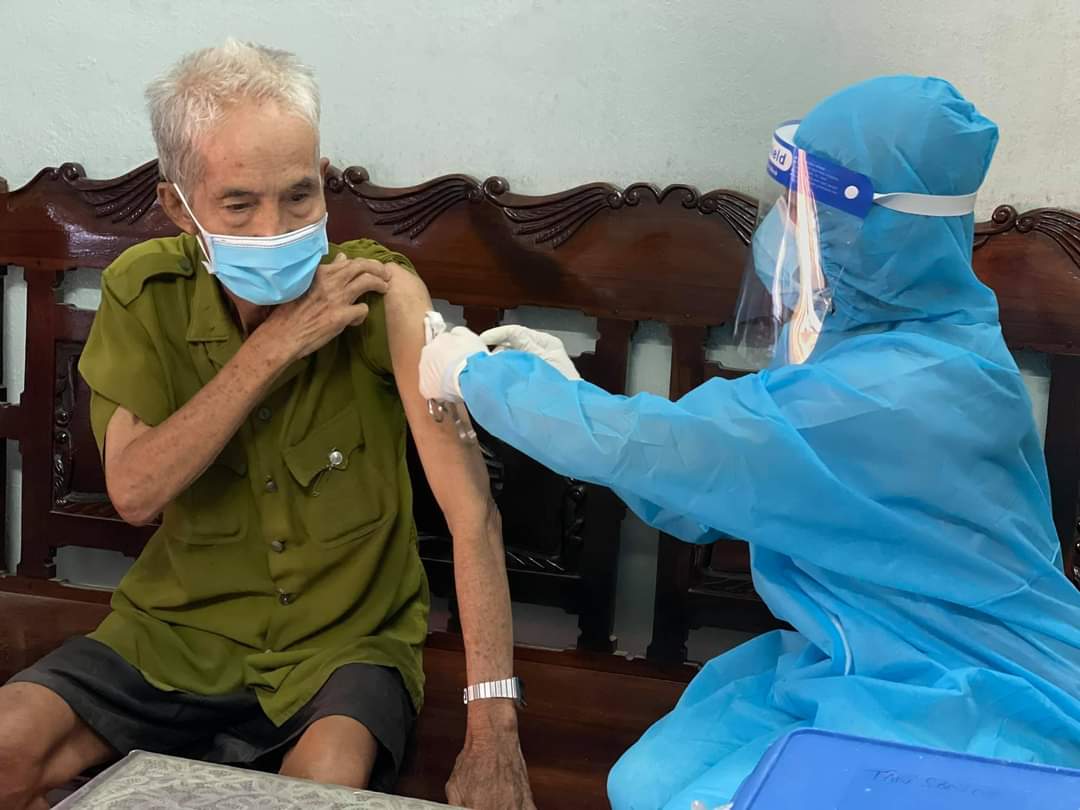 Việt Nam về đích sớm tiêm vaccine phòng COVID-19: Trái ngọt trong cuộc chiến chống đại dịch - Ảnh 14.