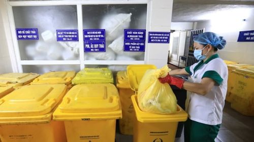 Hoạt động y tế cần tuân thủ yêu cầu về bảo vệ môi trường như thế nào?