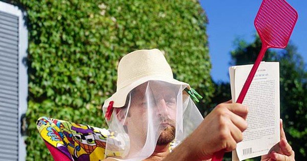 Mắc bệnh sốt rét chết người ở châu Phi, nam diễn viên gần như bị điếc