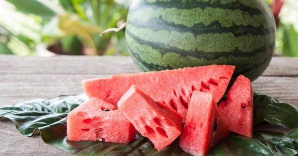 Dùng dưa hấu chữa bệnh và những lời khuyên từ chuyên gia