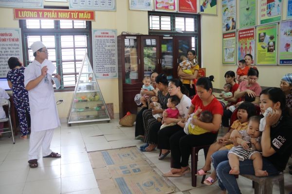 Lạc Vệ làm tốt công tác tiêm vắc xin ComBE Five