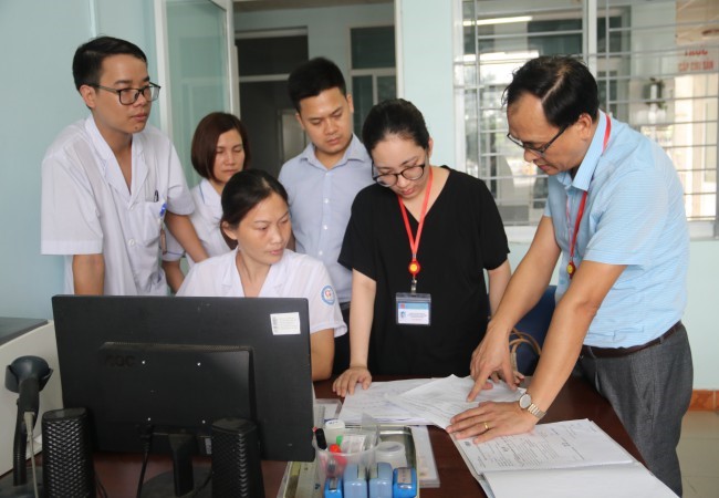Kiểm tra công tác y tế 6 tháng đầu năm tại TTYT Tiên Du