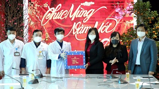 Bí thư Tỉnh uỷ thăm, chúc Tết Bệnh viện Đa khoa tỉnh