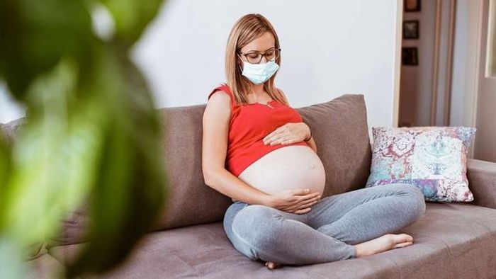 Những việc phụ nữ mang thai cần làm khi mắc COVID-19