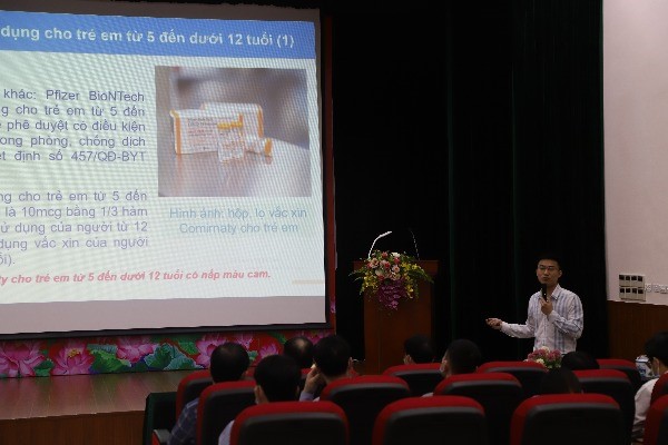 Tập huấn tiêm vắc xin COVID-19 cho trẻ em từ 5 đến dưới 12 tuổi