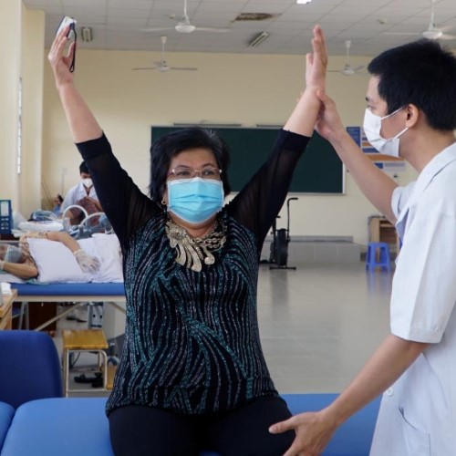 Hướng dẫn Phục hồi chức năng và tự chăm sóc các bệnh có liên quan sau mắc COVID-19
