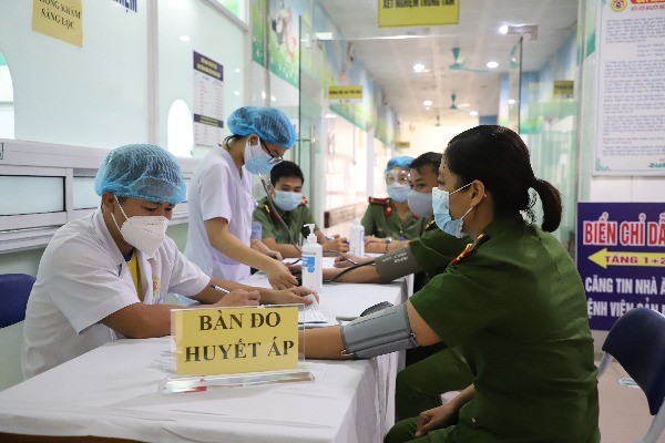 Dự kiến triển khai tiêm mũi 4 vắc xin phòng COVID-19 từ tháng 6/2022
