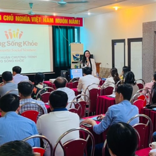 Tập huấn Triển khai Chương trình “ Cùng sống khỏe” năm 2022