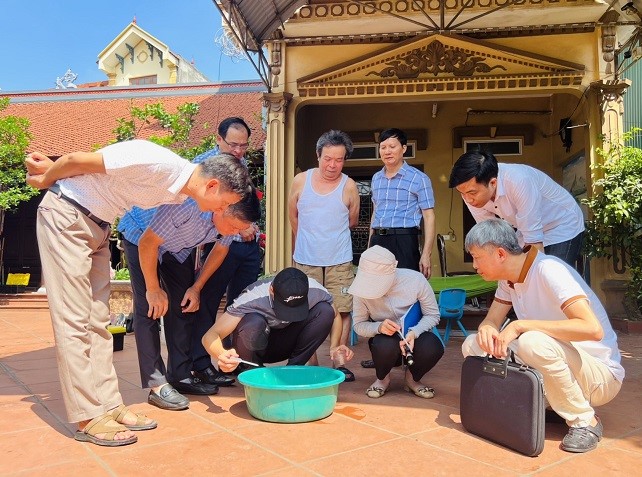 Viện Vệ sinh dịch tễ Trung ương giám sát, hỗ trợ Bắc Ninh xử lý ổ dịch sốt xuất huyết khu Dương Lôi, Tân Hồng, Từ Sơn