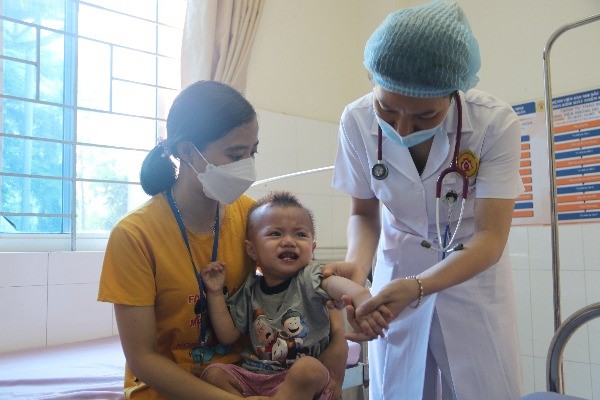 Dịch tay chân miệng gia tăng và diễn biến phức tạp