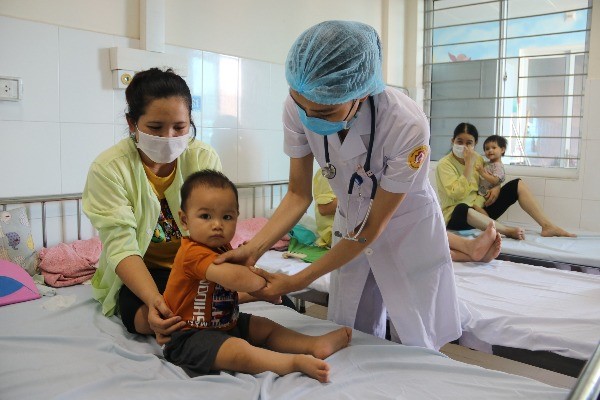 Quế Võ tập trung xử lý ổ dịch tay chân miệng tại xã Yên Giả