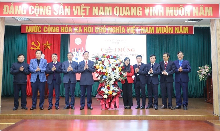 Lãnh đạo tỉnh thăm, chúc mừng các cơ sở y tế nhân Ngày Thầy thuốc Việt Nam