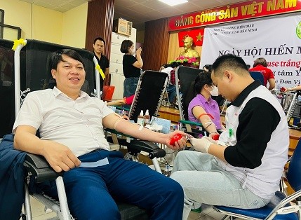 16 GƯƠNG MẶT TIÊU BIỂU TRONG PHONG TRÀO HIẾN MÁU TÌNH NGUYỆN NGÀNH Y TẾ NĂM 2024