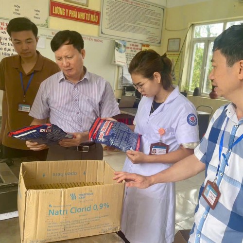 Giám sát, hướng dẫn công tác vệ sinh môi trường, phòng chống dịch, mùa bão lũ tại xã Phù Lãng, thị xã Quế Võ