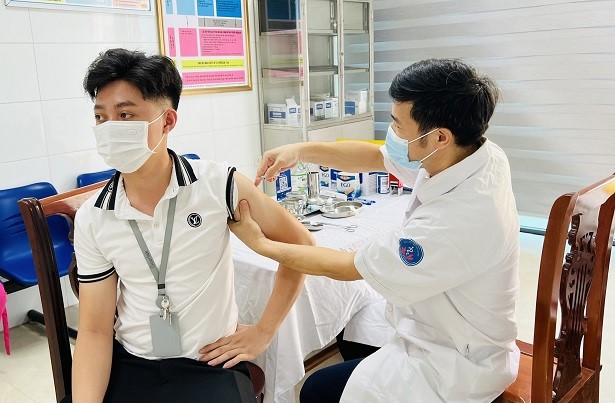 TRUNG TÂM KIỂM SOÁT BỆNH TẬT ĐỒNG HÀNH CÙNG CÔNG TY TNHH GOERTEK VINA BẮC NINH TIÊM CHỦNG ĐỂ CHỦ ĐỘNG PHÒNG BỆNH