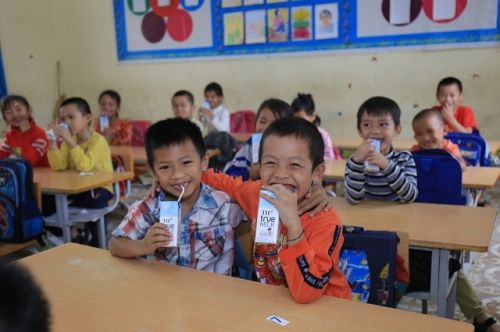 Dùng sữa và các chế phẩm từ sữa thế nào để trẻ phát triển tối ưu chiều cao và trí tuệ?