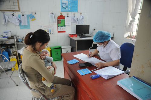 Tăng cường tiêm bù, tiêm vét vắc xin phòng bệnh bại liệt