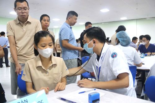 Tháo gỡ điểm nghẽn, đưa dữ liệu khám sức khỏe người lao động vào quản lý