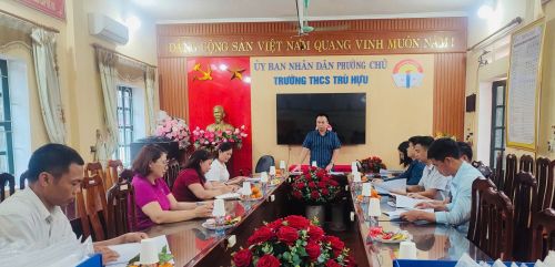 Giám sát công tác y tế trường học tại Trường THCS Chũ và Trường THCS Trù Hựu