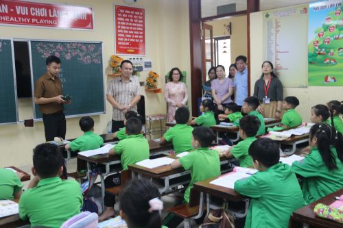 Giám sát công tác y tế trường học tại Trường TH & THCS Trần Quốc Toản và Trường Mầm non Hoa Hồng (phường Kinh Bắc)