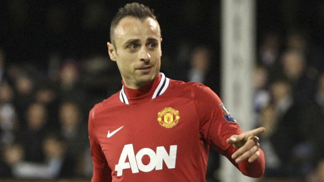 Công Vinh, Berbatov và món hàng khủng 9 tỷ đồng - Ảnh 1.